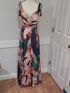 Forever Unique Floral Cold Shoulder V-Neck Maxi Dress - Size 10